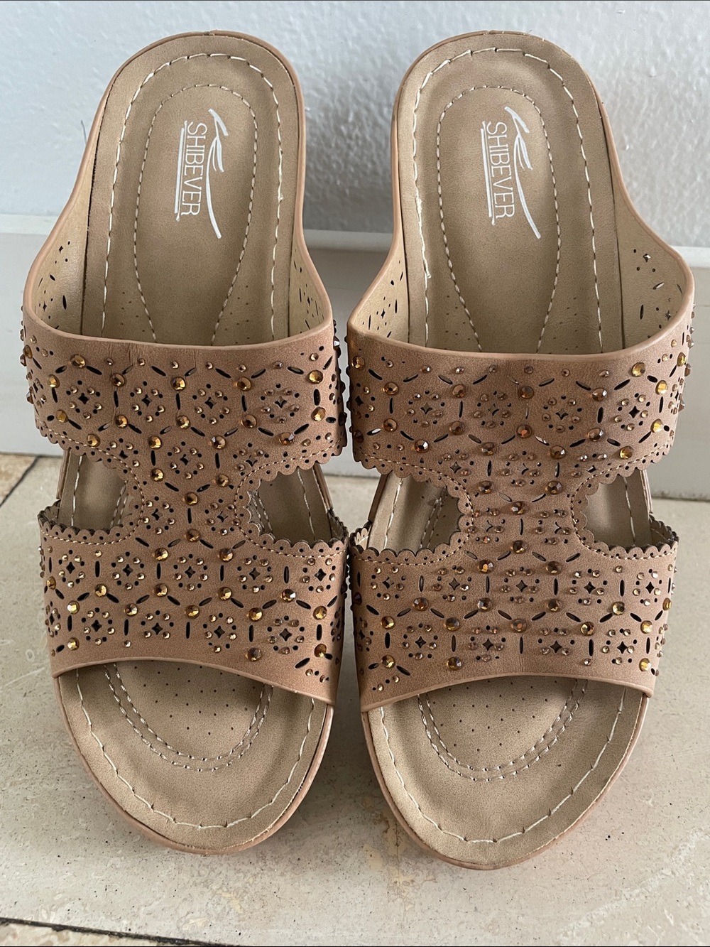 Shiever Women's Tan Embellished Slip-On Clogs